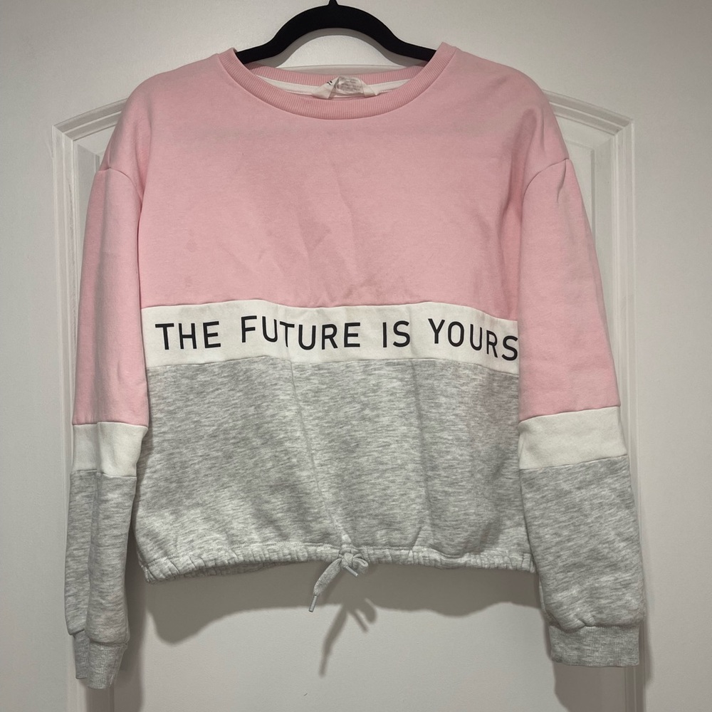 Adorable color block light weight sweatshirt by H&M. size girls 12/14